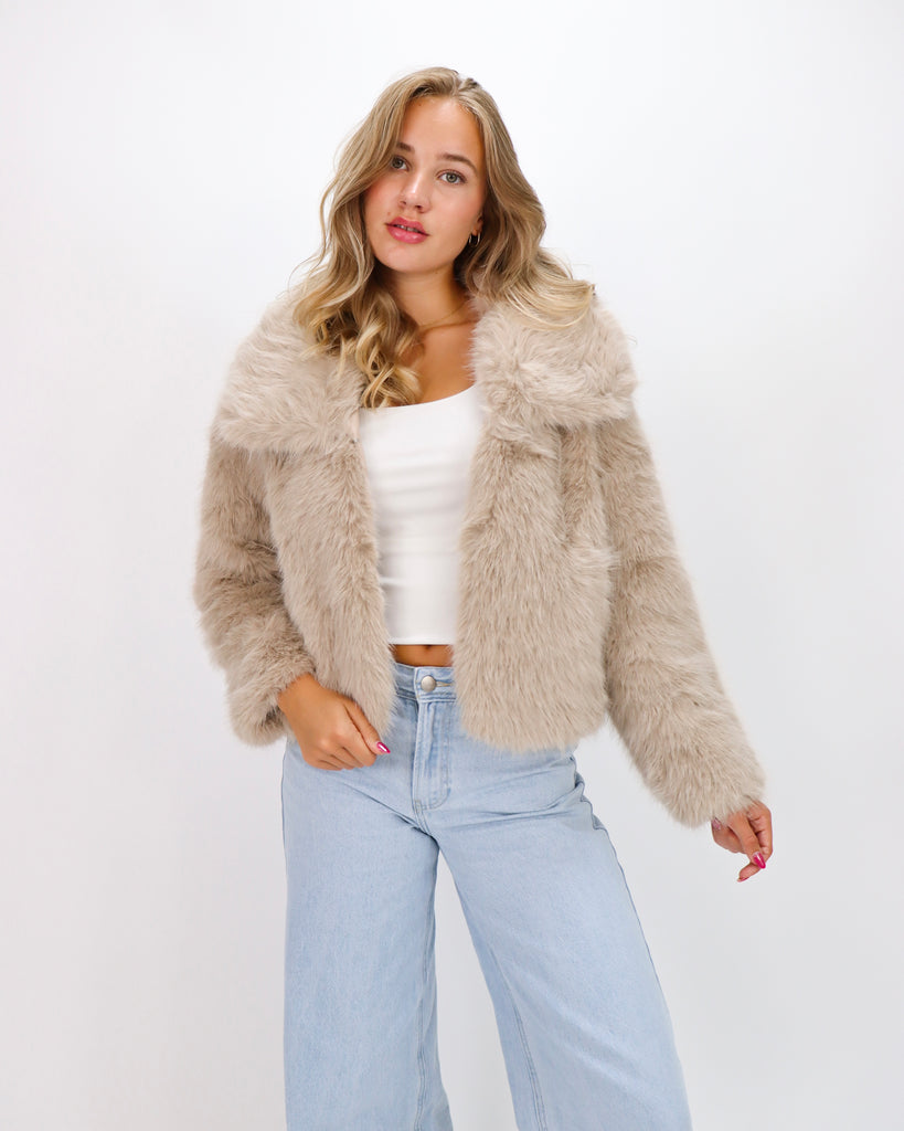 Taupe faux fur jas