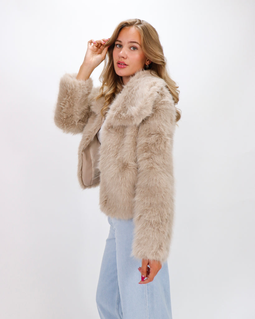 Taupe faux fur jas