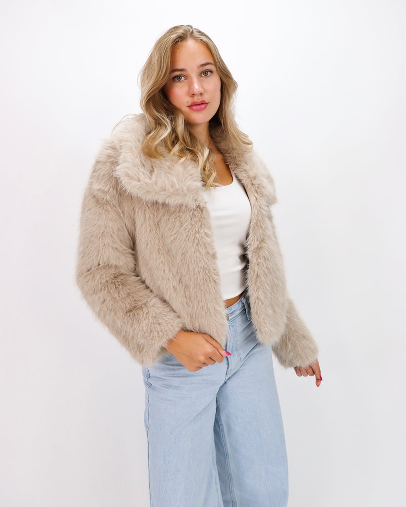 Taupe faux fur jas